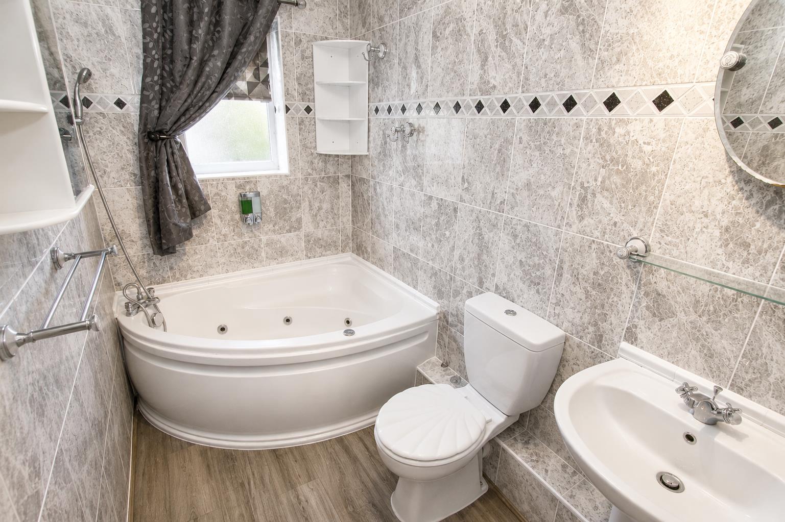 Lamorna Crescent, Tilehurst, Reading